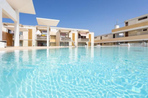 Home2Book Sunlit Apt, Pool & Terrace, Las Américas